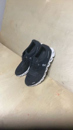 On Cloud 5 Women’s Black/White W 9