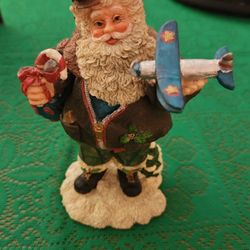 Professional Santa  "The AVIATOR " LIMITED Edition Figurine