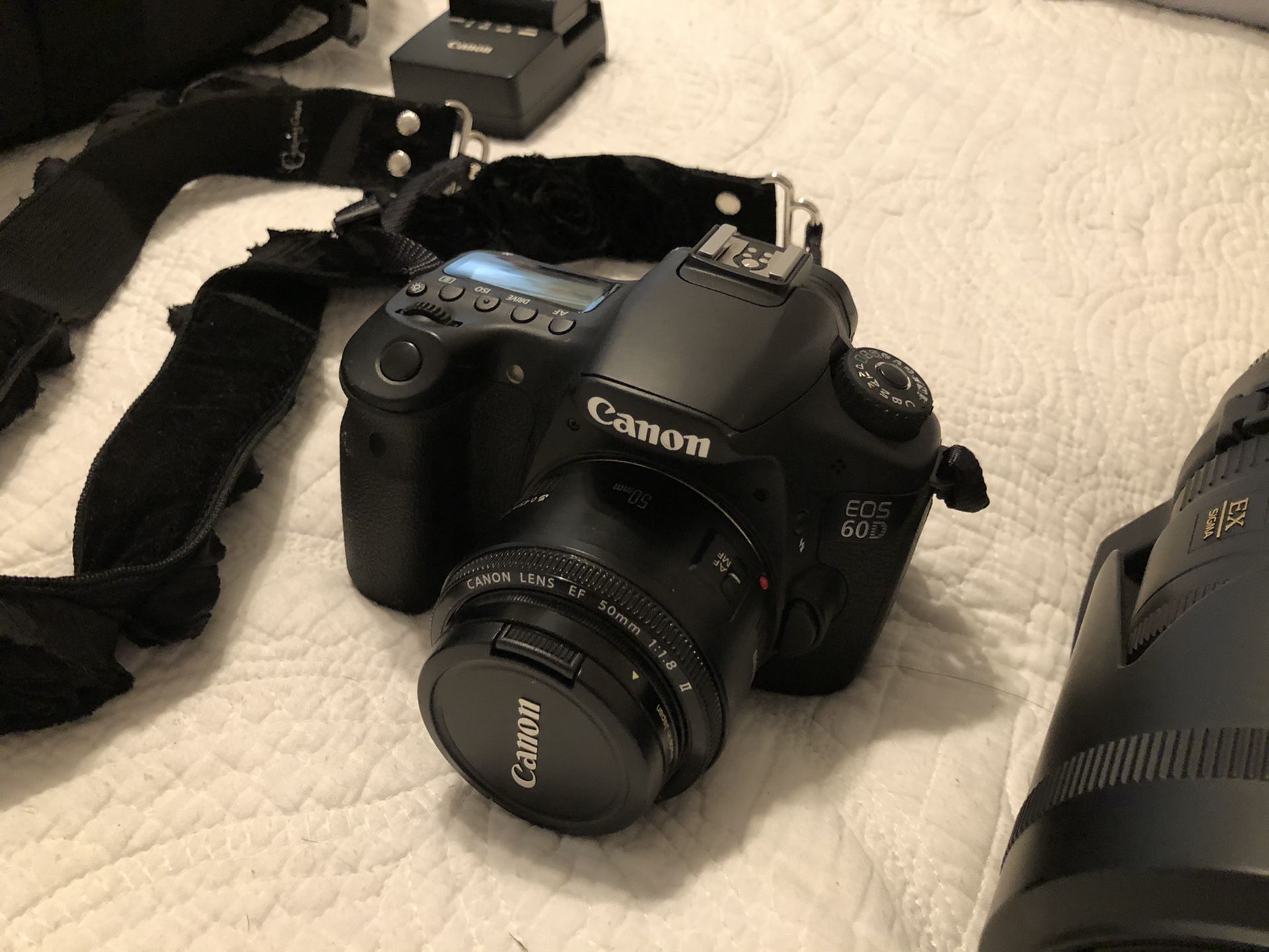 Canon 60D Like new. $450