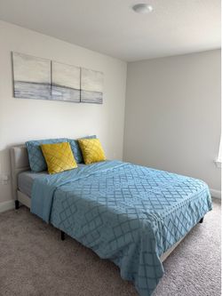 Upholstered Platform Bed Frame – Light Grey / Beige Fabric (Queen)
