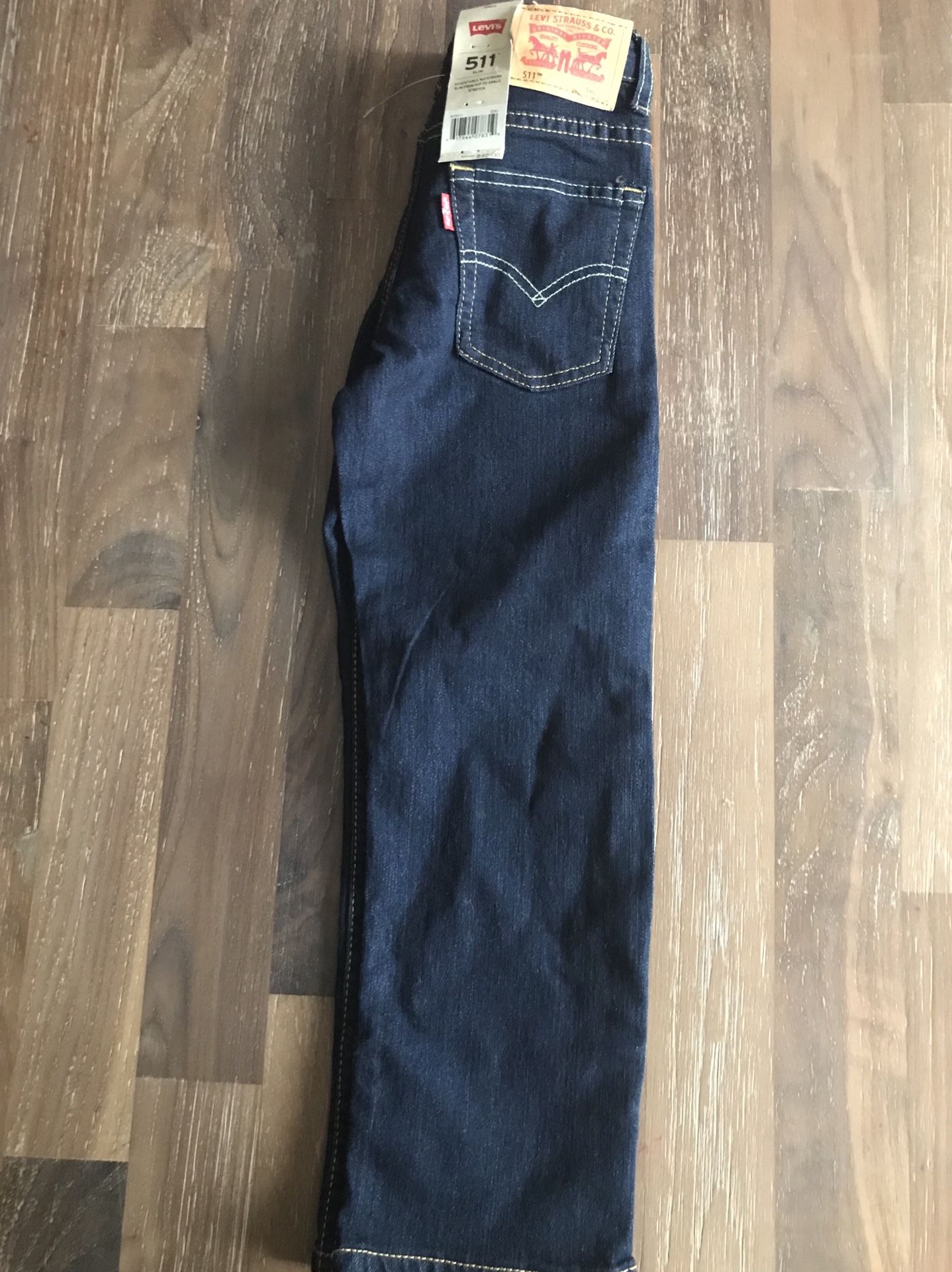 New Levi’s jeans 5reg