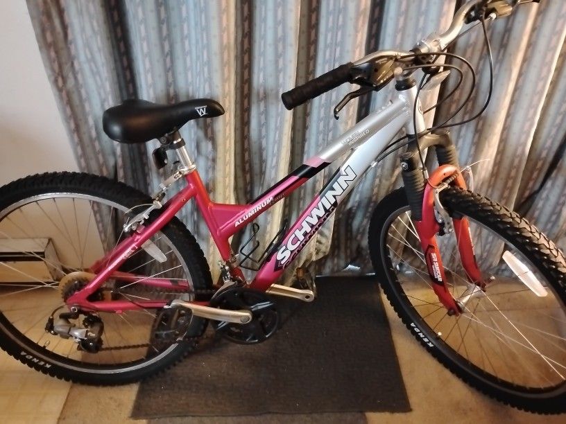 SCHWINN /SR SUNTOUR M2000 MTB
