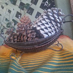 Metal/wicker  basket  Pincon