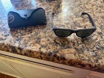 Ray-Ban Wayfarer Sunglasses with Case