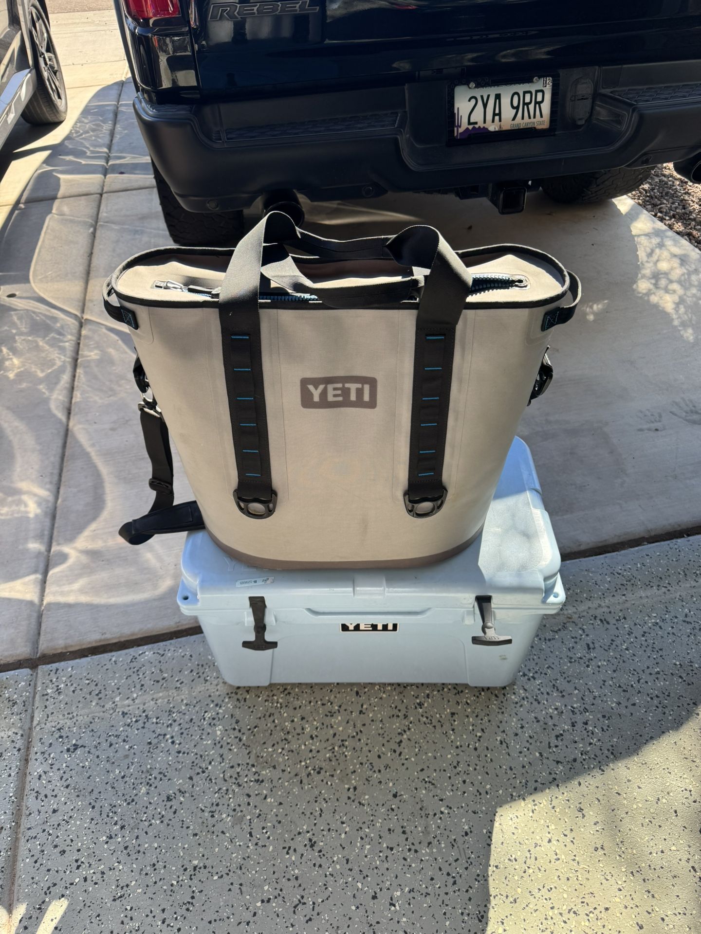Yeti Hopper M40