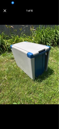COLEMAN Cooler/table