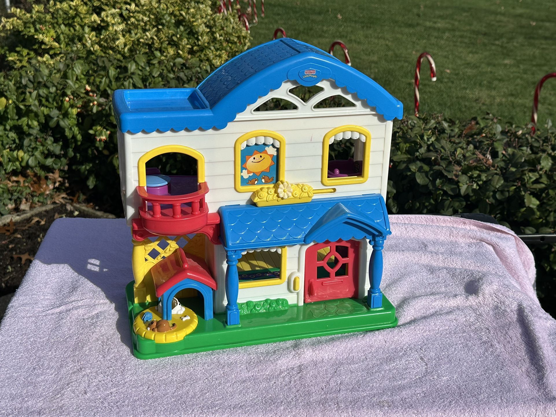 2006 Fisher-Price Little People Busy Day Doll House Play Set