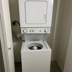 Washer-electri Dryer 24"