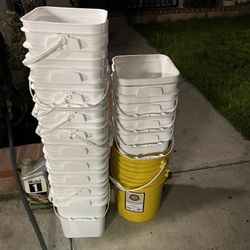 4gal Containers 