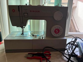 Sewing machine heavy duty singer used