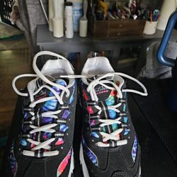 Skechers