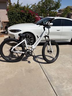 Sondors electric ebike like new 43 miles only - comes with battery and charger