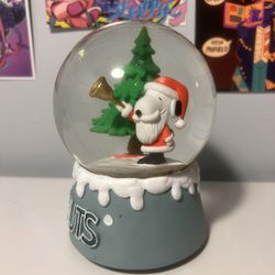 Snoopy Snowglobe!