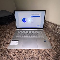 HP Envy 2-in-1 Touchscreen Laptop/ Tablet - Like New - Barely Used