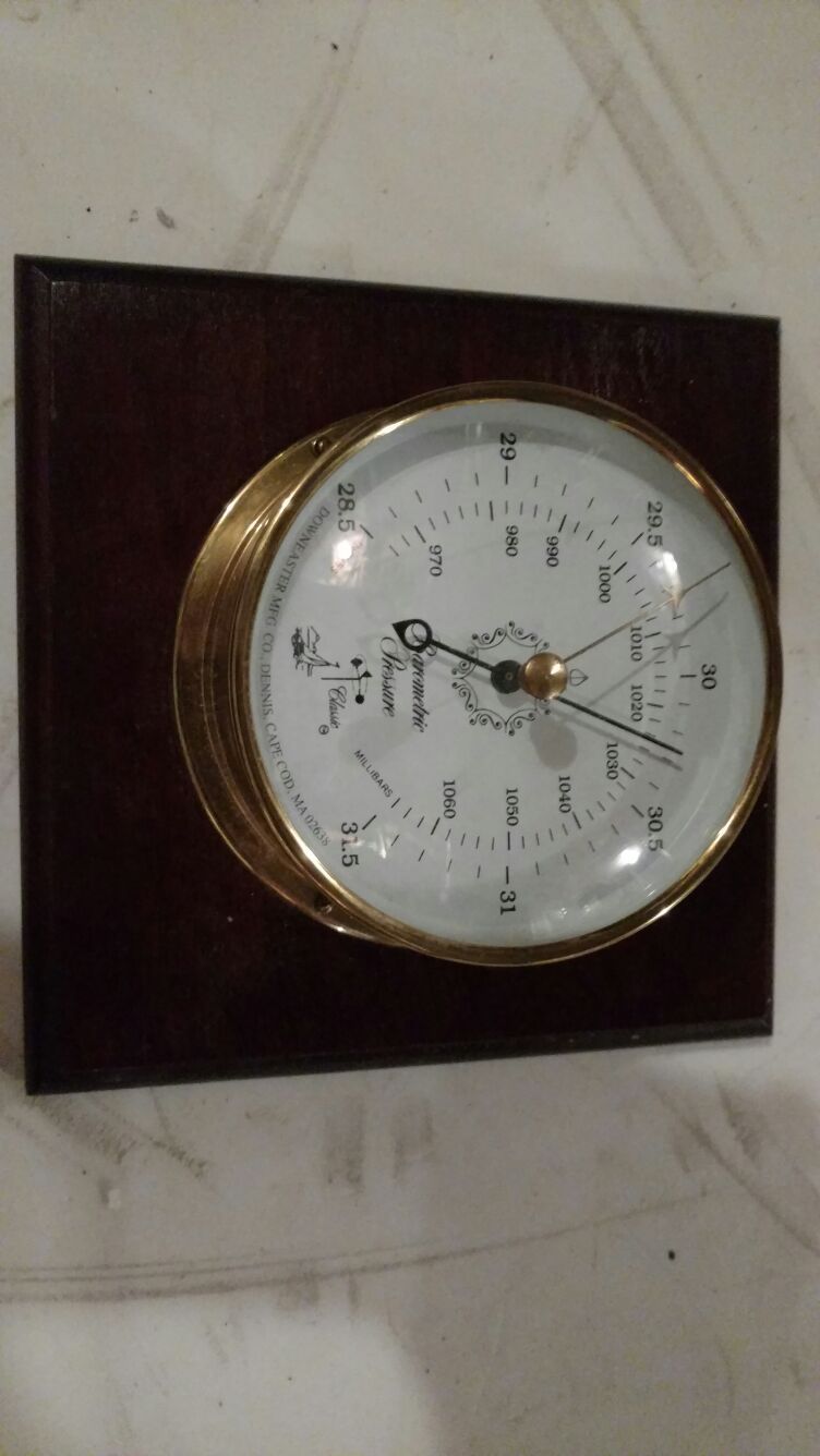 Downeaster Manufacturing Company barometric pressure meter