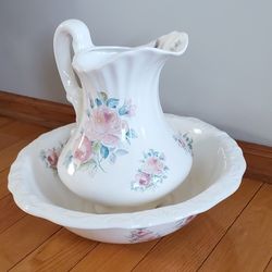 Pitcher and basin/bowl