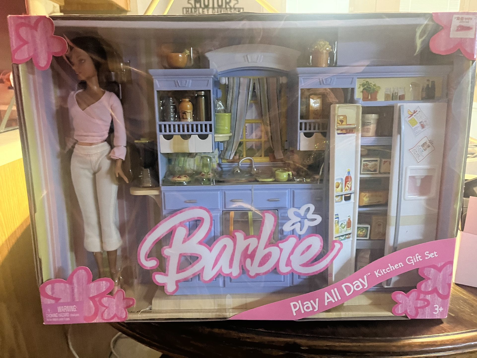 Barbie Play All Day Kitchen Gift Set w Barbie Doll 2005 Mattel J1548