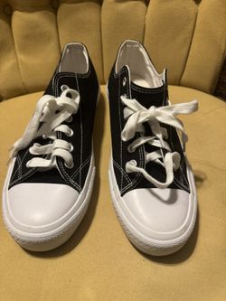 NOBO Women’s Sneakers