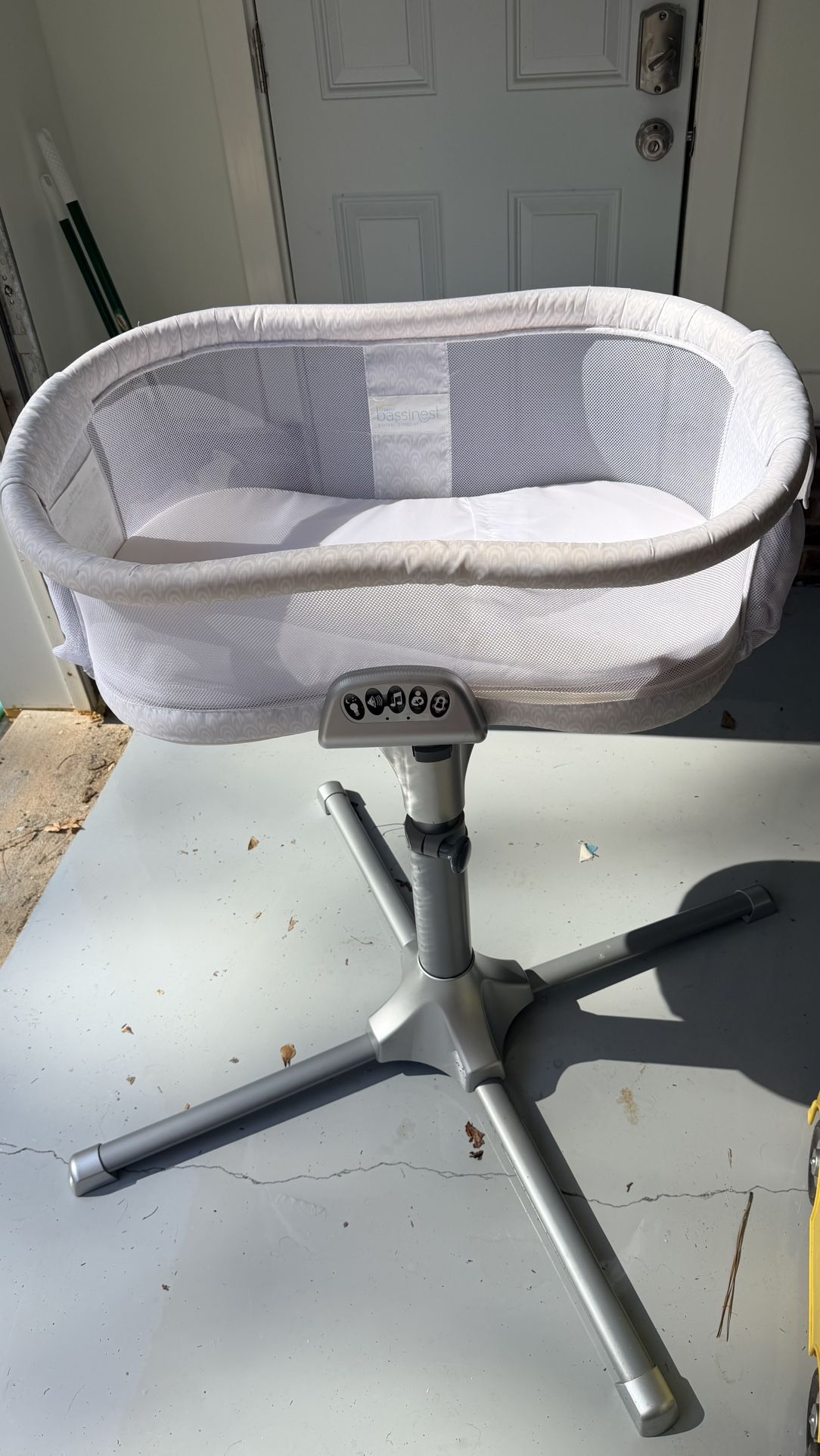 Baby Bassinet Halo Swivel Sleeper