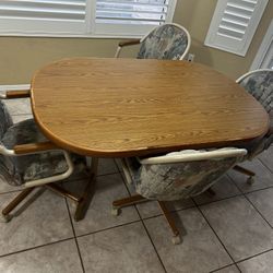 Solid wood dinning table with 4 chairs