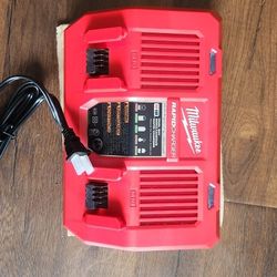 Milwaukee Dual Rapid Charger