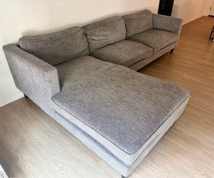 Gray Sectional Sofa w/ Chaise – Living Spaces Cosmos – Must Go
