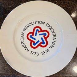 Vintage Bicentennial Dinner Plates 1(contact info removed)