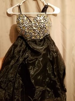 vestido de color negro