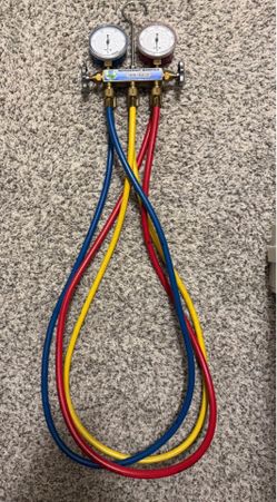 Refrigerant manifold gauges