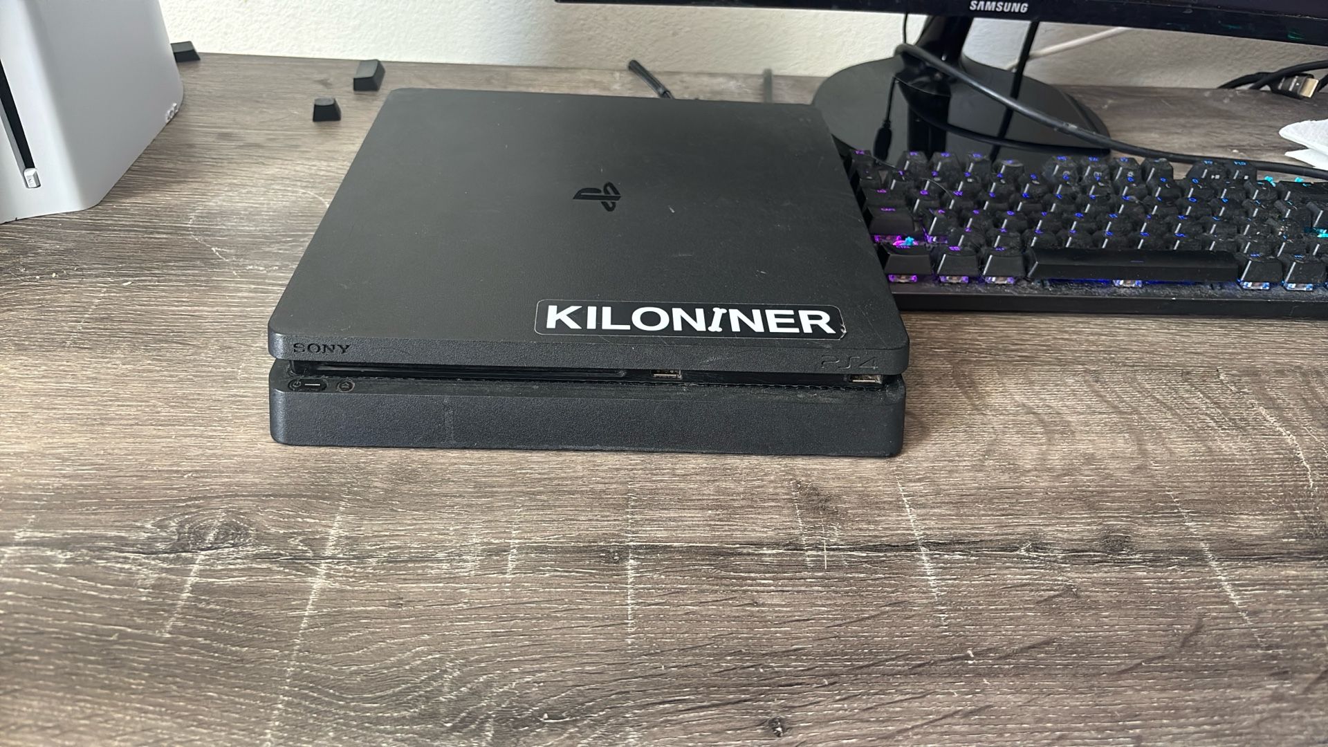 PS4 Slim
