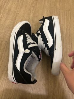 Vans Knu Skool- Black & White