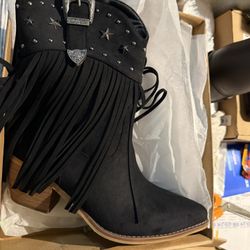 Women Cowgirl Cowboy Boots, Western Ankle Fringe Boots Pointed Toe with Star Studs & Buckle, Retro Suede Short Pull Off Boots with Chunky Heel for Mus