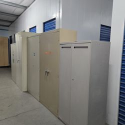 Solid Metal Storage Cabinet With Keys 