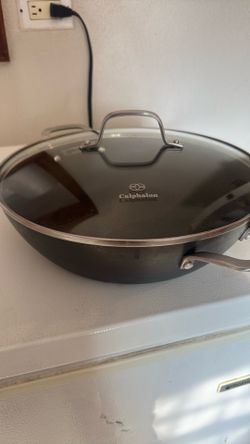 Calphalon pot with lid