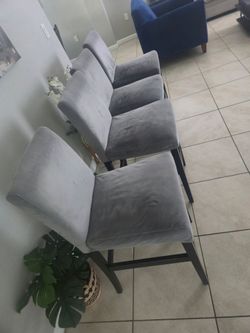 Chairs   Set of 4
