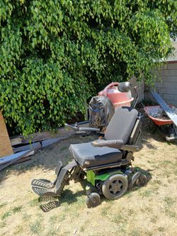 Electric wheel chair