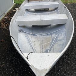 11’ Aluminum Boat.  2 HP 4 Stroke Honda Outboard