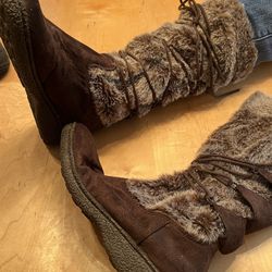 Size 8 (perhaps 8-1/2) Women’s Boots