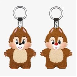 Mickey Family Cute Together - Chip And Dale