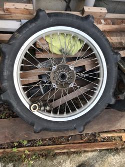 2009 Kx450f Kawasaki front and rear wheel set