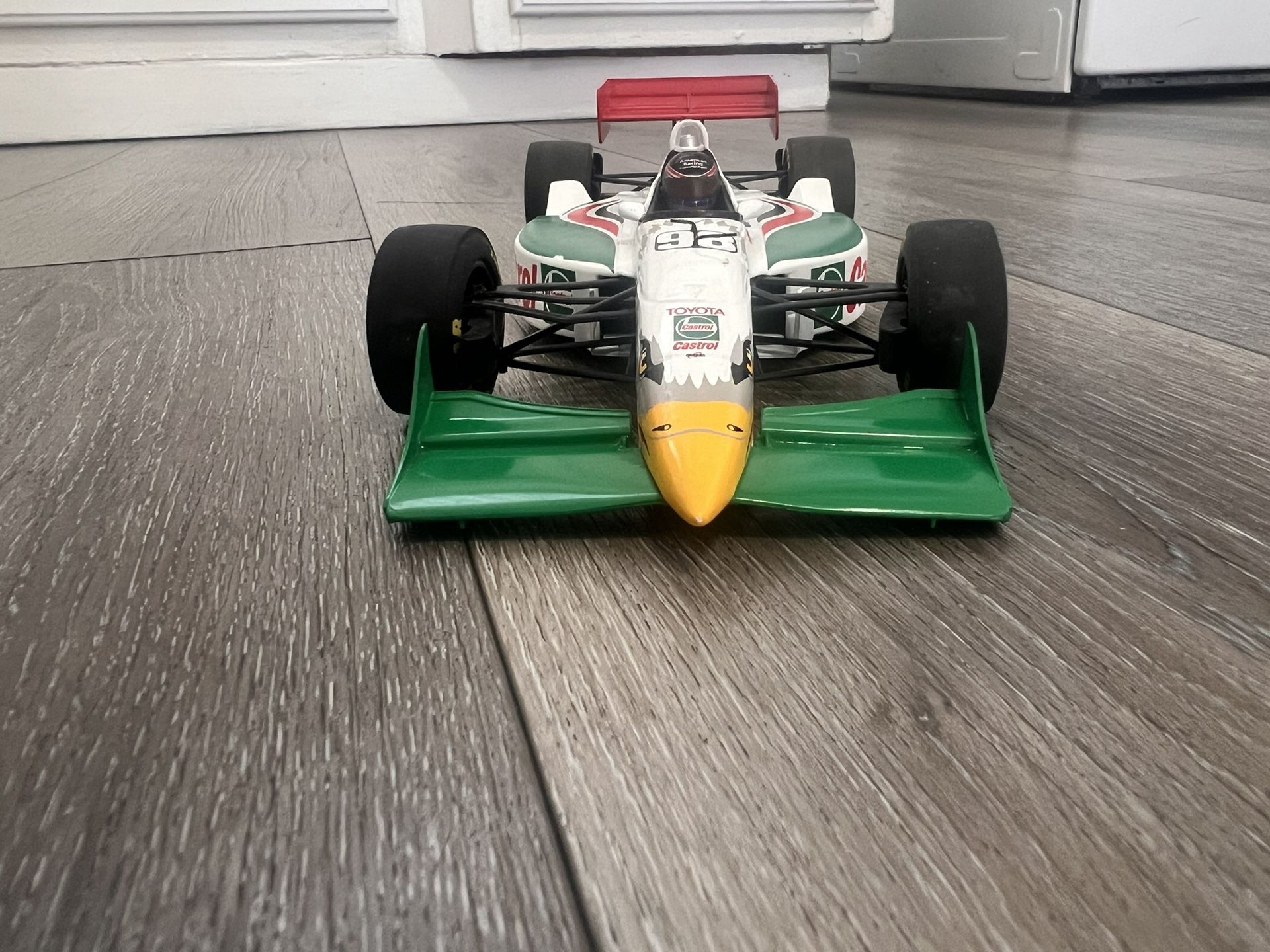 Diecast UT models 1/18 Indy Car PJ Jones Signed #98 Castrol