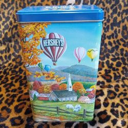 VINTAGE 1994 HERSHEY'S M8LK CHOCOLATE WITH KISSES TIN/CAN  HERSHEY'S HOMETOWN SERIES #11.