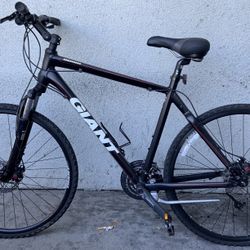 Giant Roam 1 Size Large 54cm Mountain Bike Cycling Outdoor Sports Black 