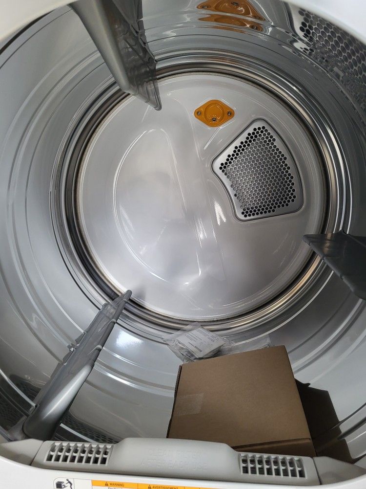 New LG ThinQ Gas Dryer 7.3 Cubic Feet 
