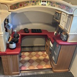 Kids Kitchen Grand Walk-In Kitchen & Grill