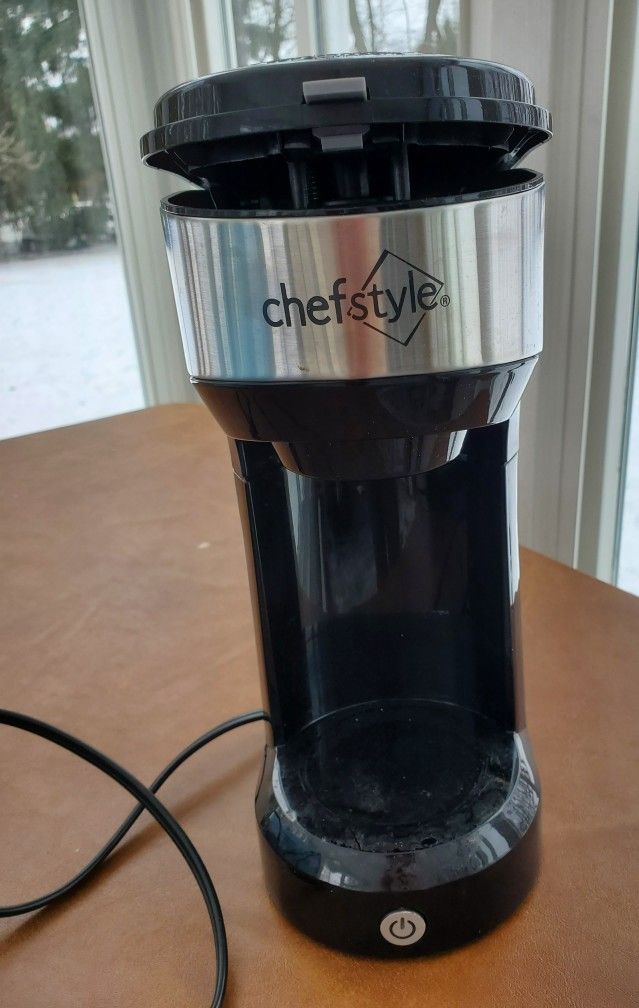 One Cup Chef Style Brand Coffee Maker. Uses K-Cup And Can Use Refillable Filter