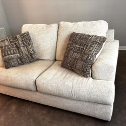 Couch Loveseat Ashley Soletren