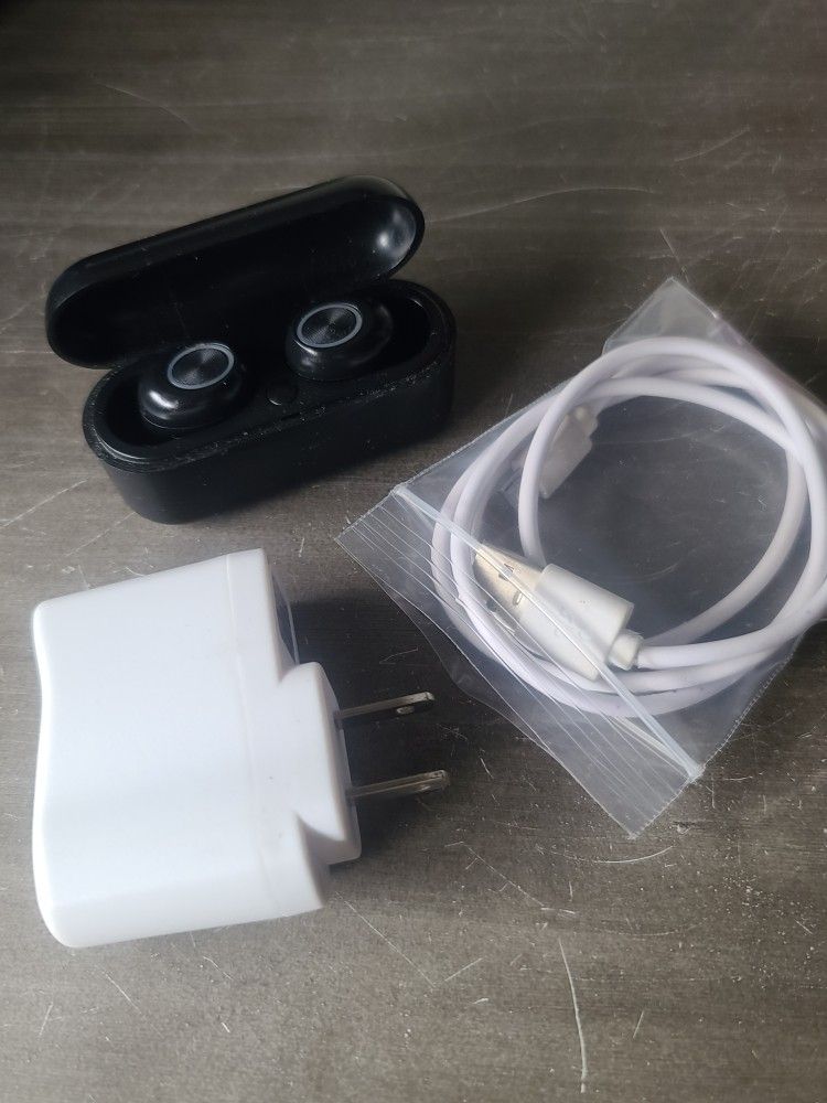 Vivatar Buetooth Headphones $20 Clean