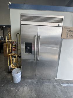 Built In Refrigerator Everything Works 