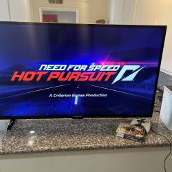 Xbox 360 W/ Element 55” Class Smart 4K UHD TV 